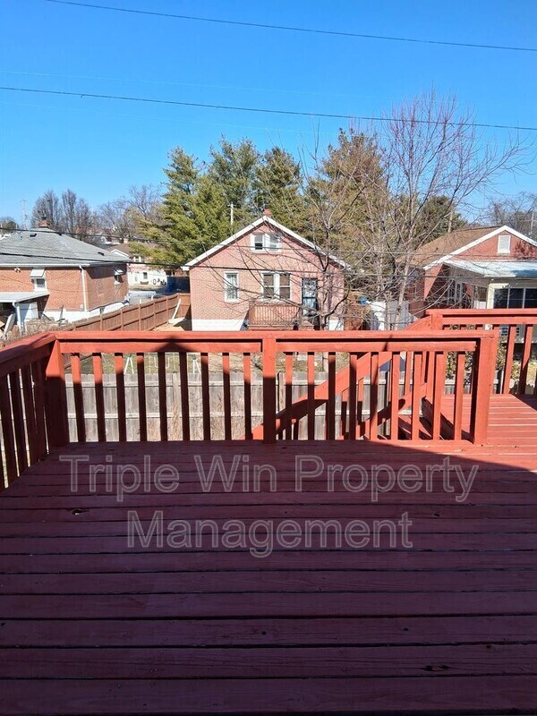 Building Photo - 313 Carthage Ave