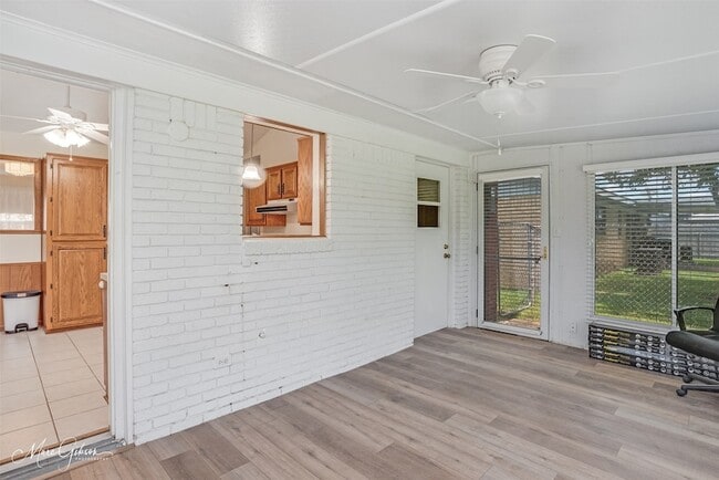 Building Photo - 1202 Wisteria St