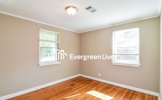 Building Photo - 3740 Dalraida Pkwy