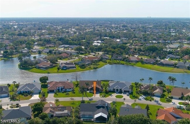 Building Photo - 2307 Queens Way