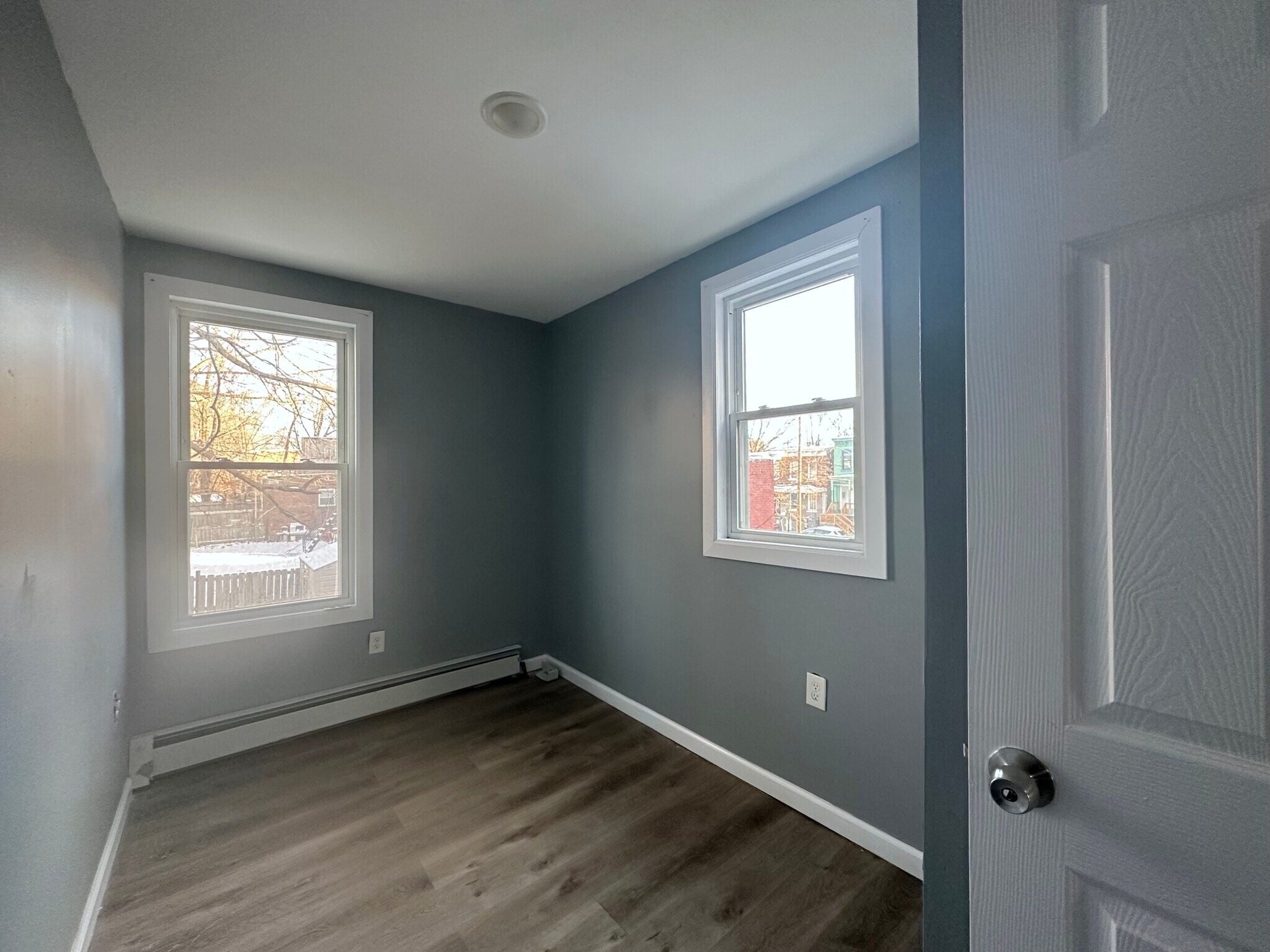 Building Photo - 105 William St