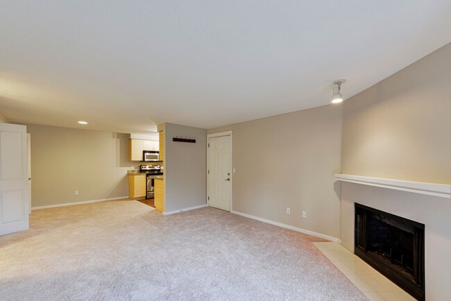 Building Photo - Available Now! Beautiful Kirkland Condo - ...