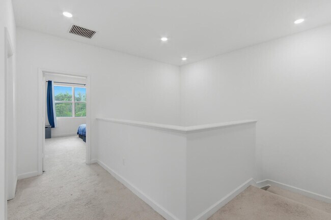 Building Photo - 4874 Navali Dr