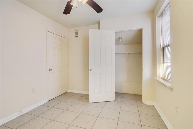 Building Photo - 3029 Bienville St