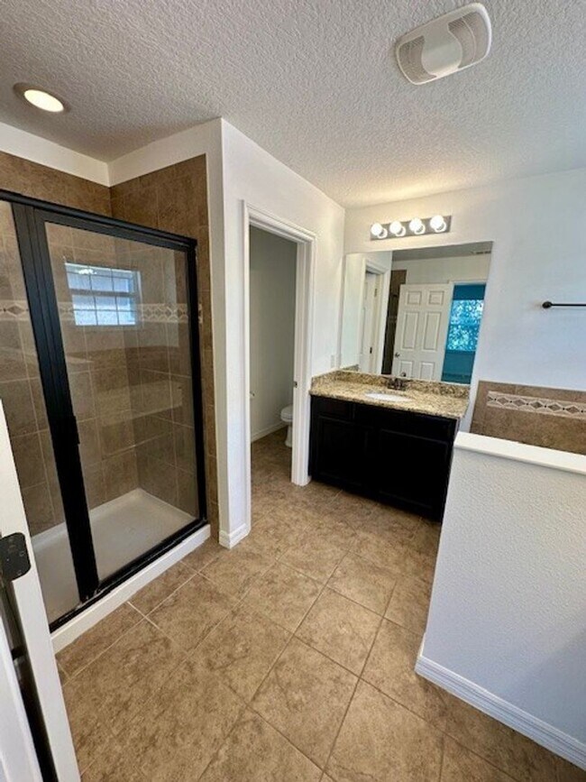 Building Photo - 4 bed 2.5 bath in WINDERMERE TRAILS!