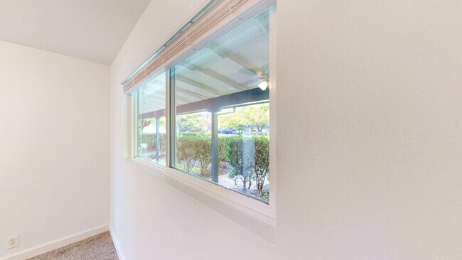 Building Photo - 15415 Marty Dr