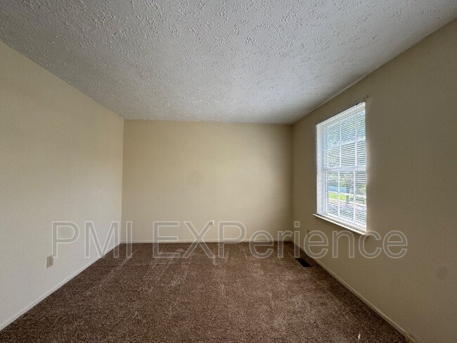 Building Photo - 902 Narrowleaf Dr