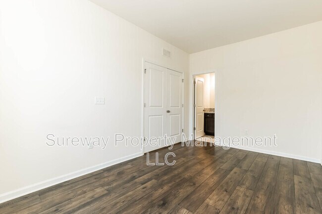 Building Photo - 2503 Charleston Dr