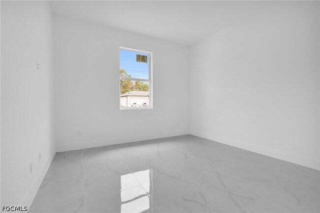 Building Photo - 2614 19th St W