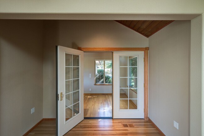 Building Photo - 2759 NW Champion Cir