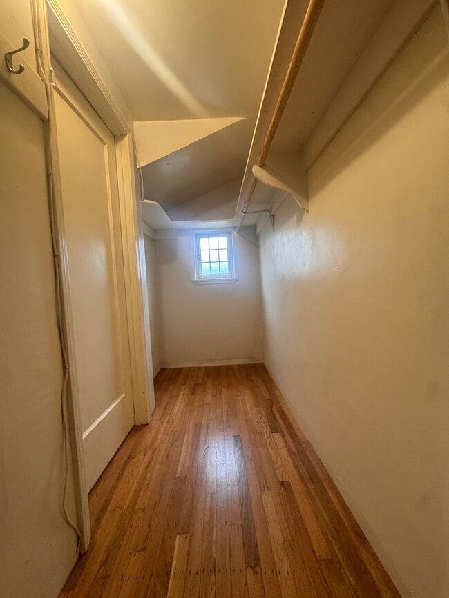 Building Photo - 31 Excelsior Ct