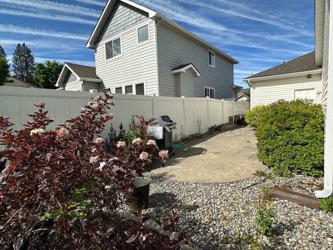 Building Photo - Spacious One-Level Living – 3 Bedrooms, 2 Baths, Central Valley School District
