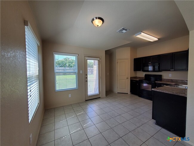 Building Photo - 1536 Gateshead Dr