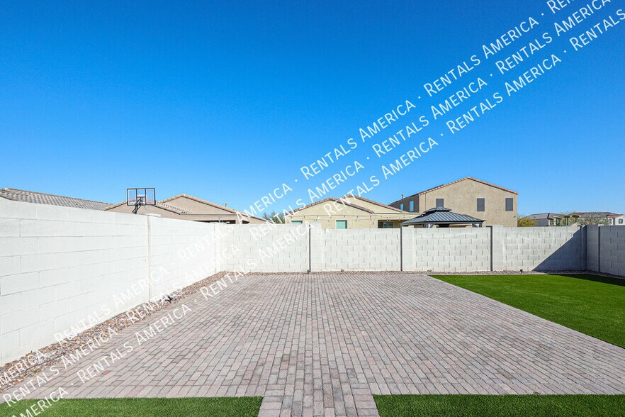 Building Photo - 12620 W Glenn Dr