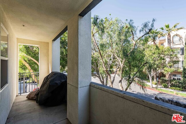 Building Photo - 12963 W Runway Rd