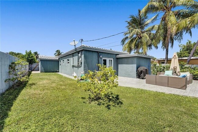 Building Photo - 1732 NE 173rd St