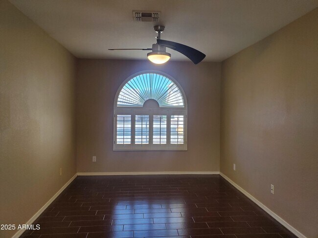 Building Photo - 12059 N 110th St