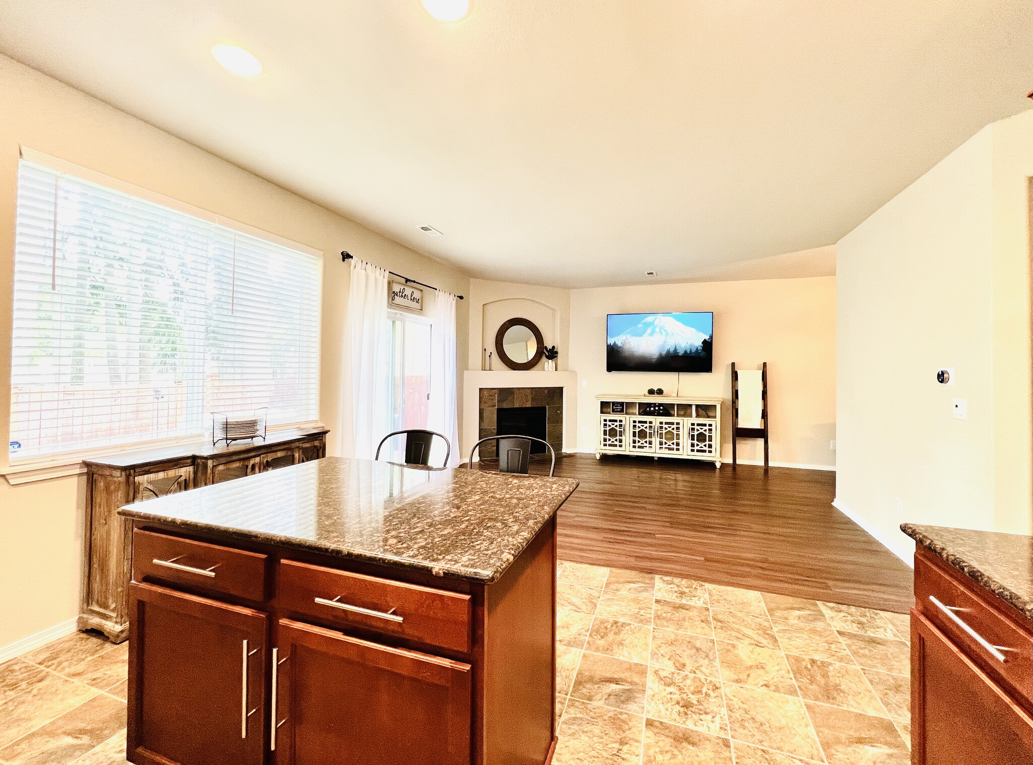 Open space Kitchen/Living room - 18121 76th Ave E