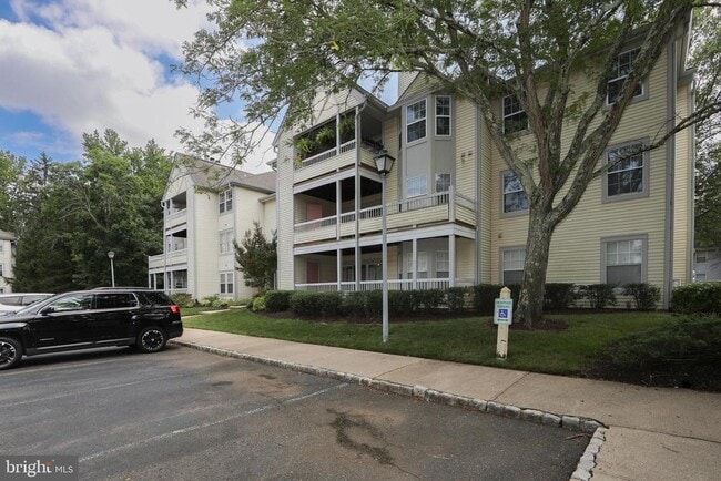 Building Photo - 115 Cascade Ct