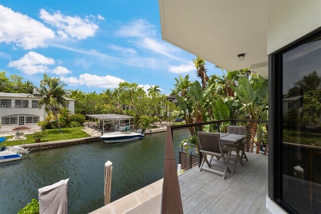 Building Photo - 3560 W Fairview St