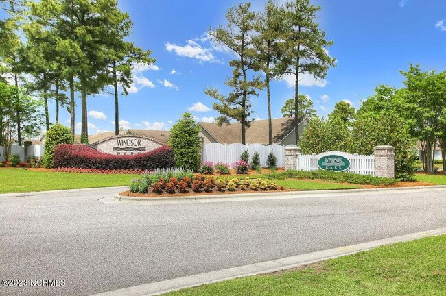 Building Photo - 3 Bedroom home in the highly amenitized Windsor Park!