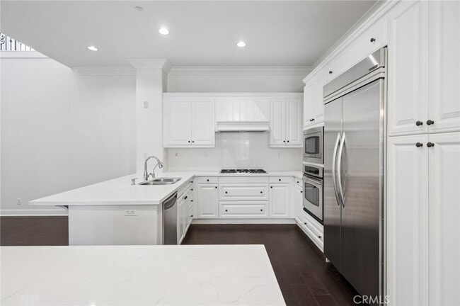 Building Photo - 67 Mandria