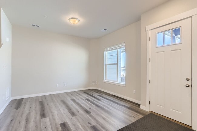Building Photo - 310 High Point Dr