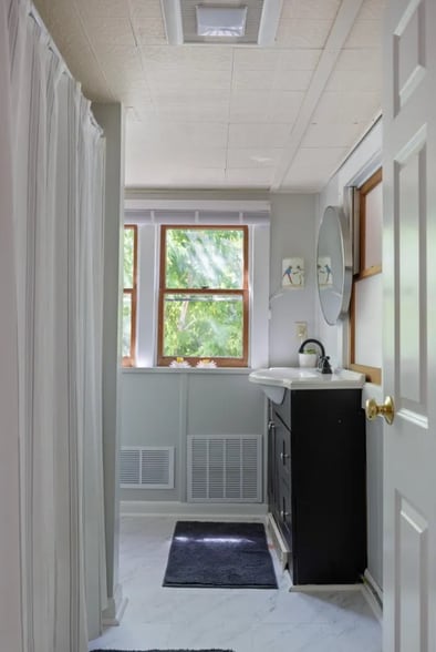 Bathroom 1 - 47 Pitkin St