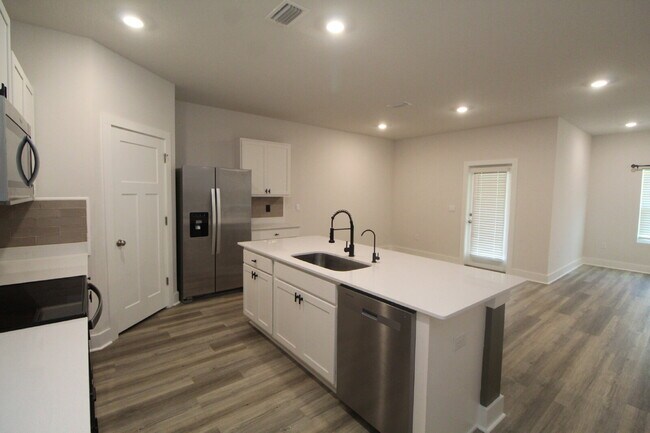 Building Photo - Modern 4BR Home in Reserve at Brookhaven with Quartz Kitchen, Smart Home Features & Open Floor Plan