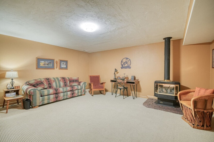 Primary Photo - 4471 39 N