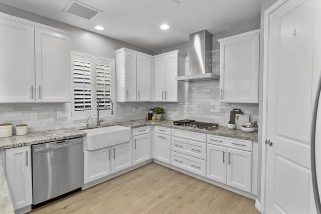 Building Photo - 1063 N 70th Way