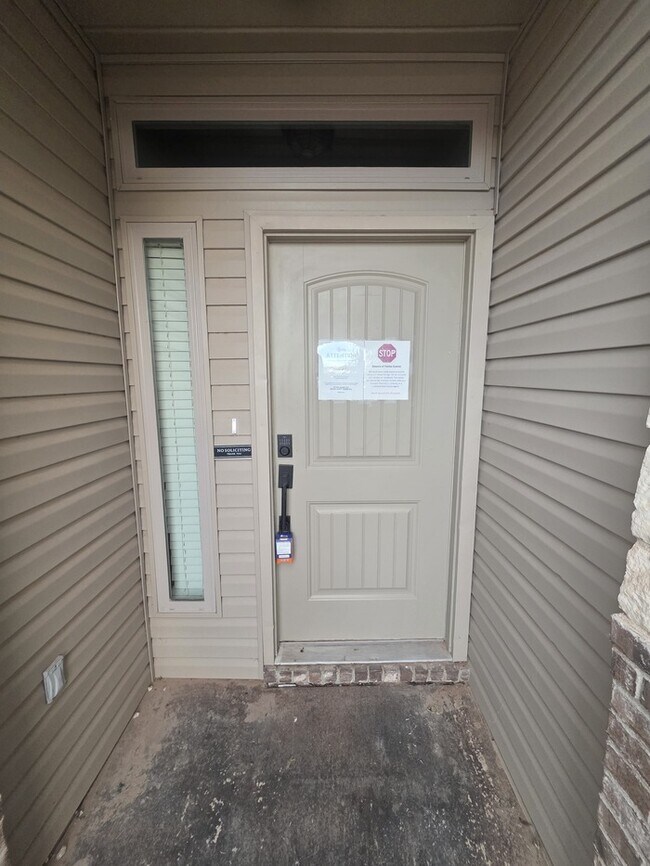 Building Photo - 3 bed 2 bath home with 2 car garage in Legends Park!