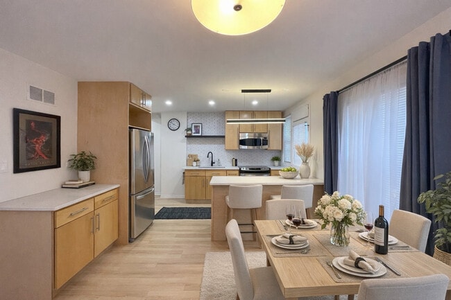 Building Photo - 2937 Lincoln Ave