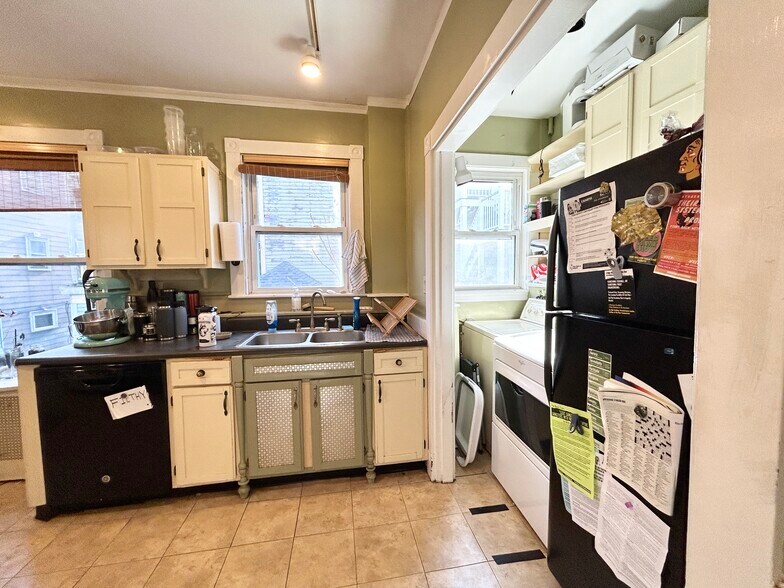 Building Photo - 12 Oswald St