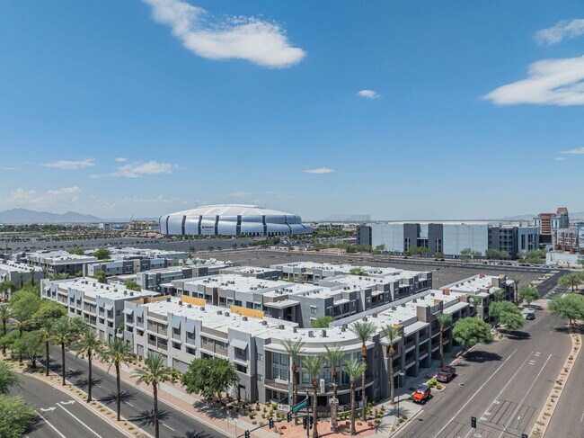 Building Photo - 6610 N 93rd Ave