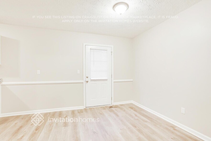 Building Photo - 3890 Daylily Way