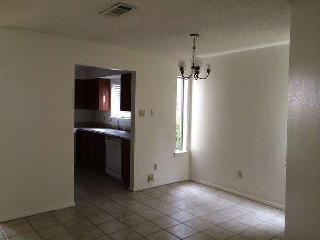 Building Photo - FEEL AT HOME AT LAKE SHORE VILLAS *Upstairs*