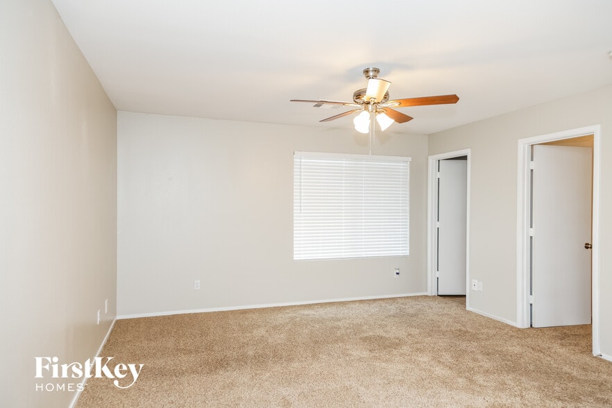 Building Photo - 10038 N Dragonfly Wing St