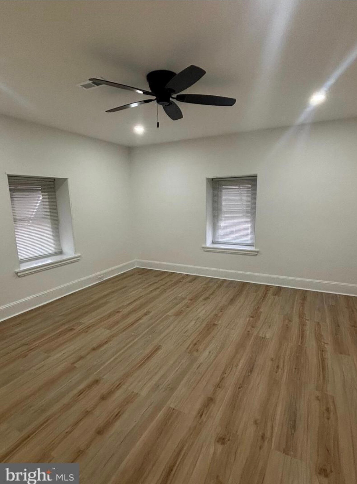 Building Photo - 321 Loney St