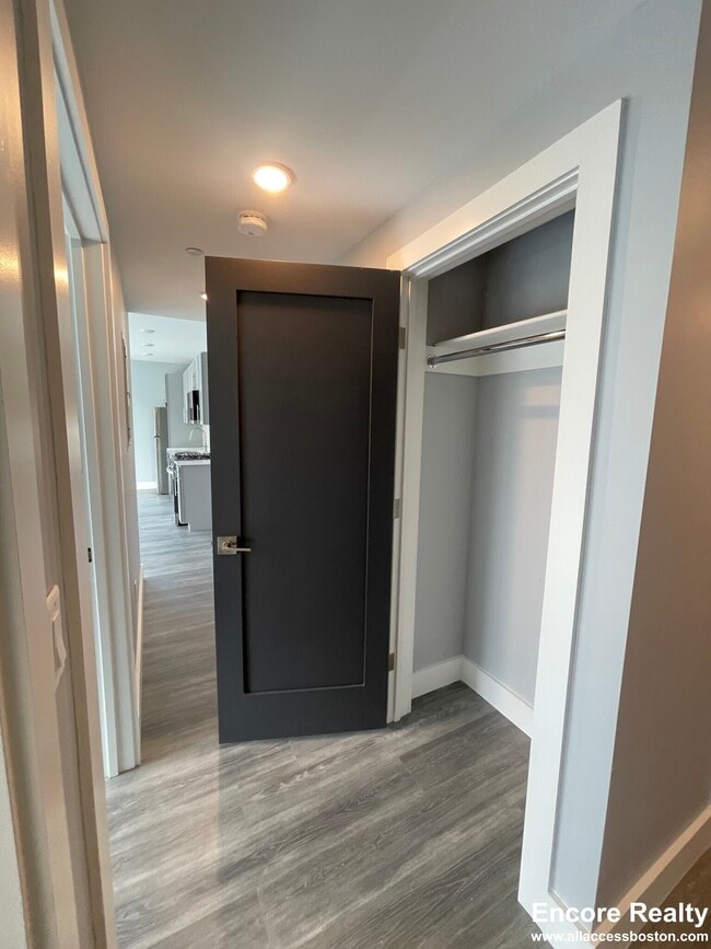 Building Photo - 365 Western Ave