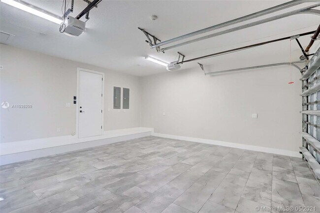 Building Photo - 750 Marine Dr