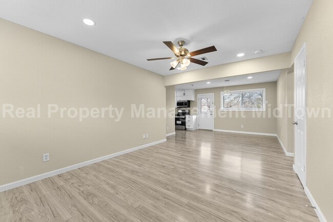 Building Photo - 2801 Plaza St