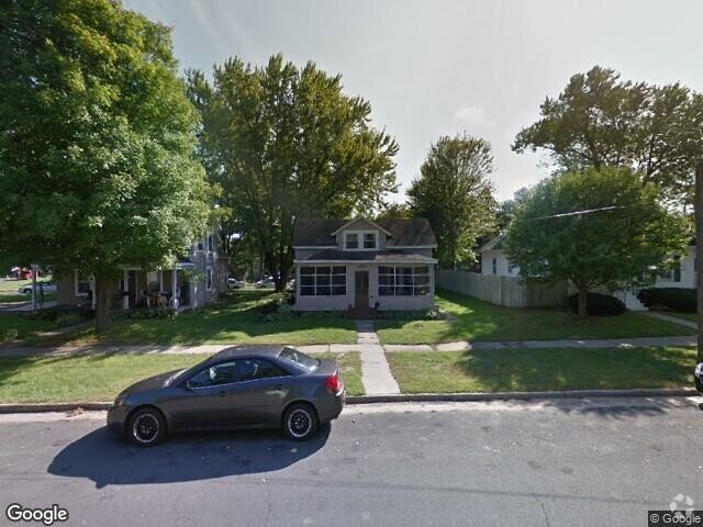 Building Photo - 528 E Walnut St