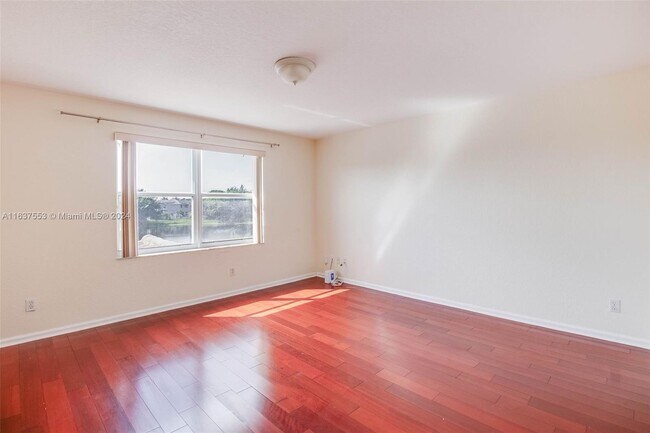 Building Photo - 2231 SW 164th Ave