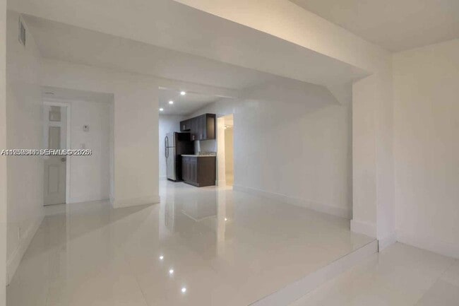 Building Photo - 2260 Service Rd