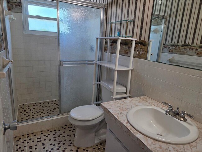 Building Photo - 2256 Philippine Dr