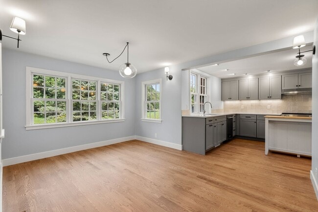 Building Photo - 157 Farm Rd