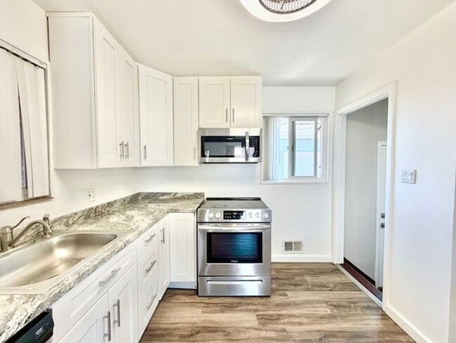 Building Photo - Updated Perlmack Ranch