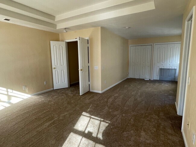 Building Photo - Lovely Lakefront Home in Virginia Beach