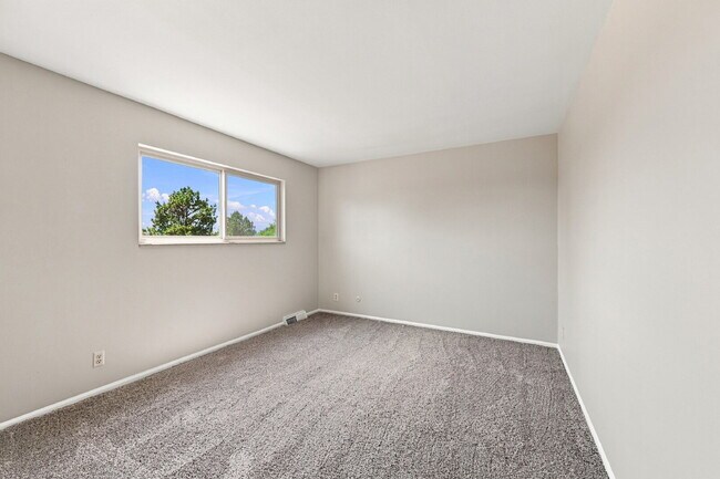 Building Photo - $2,440.95, 2 Beds - 3 Bath, Single Family Home in Littleton with Brand New Appliances!